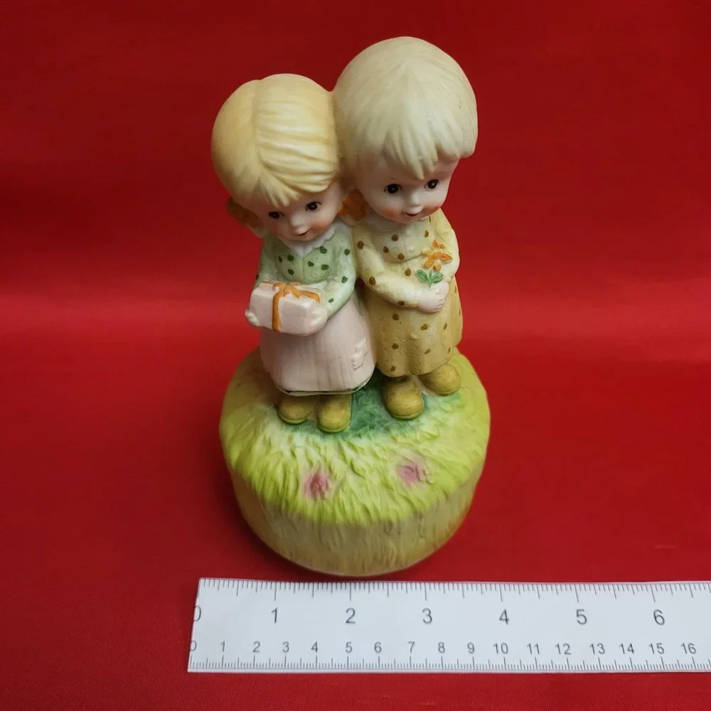Vintage Sankyo Two Young Girls Music Box Plays The Impossible Dreams